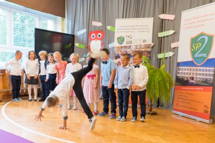 Pasowanie pierwszoklasistów na uczniów w SP 2